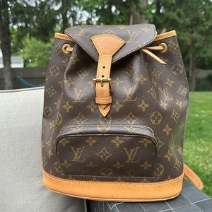 Louis Vuitton MM Montsouris backpack PRISTINE!